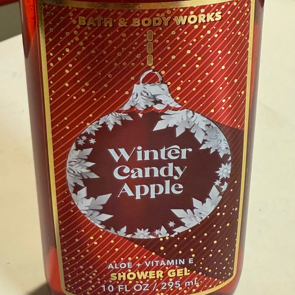 Bath & Body Works Winter Candy Apple Shower Gel - Festive Red